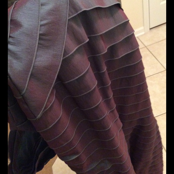 TADASHI SHOJI GOWN - Picture 5 of 5